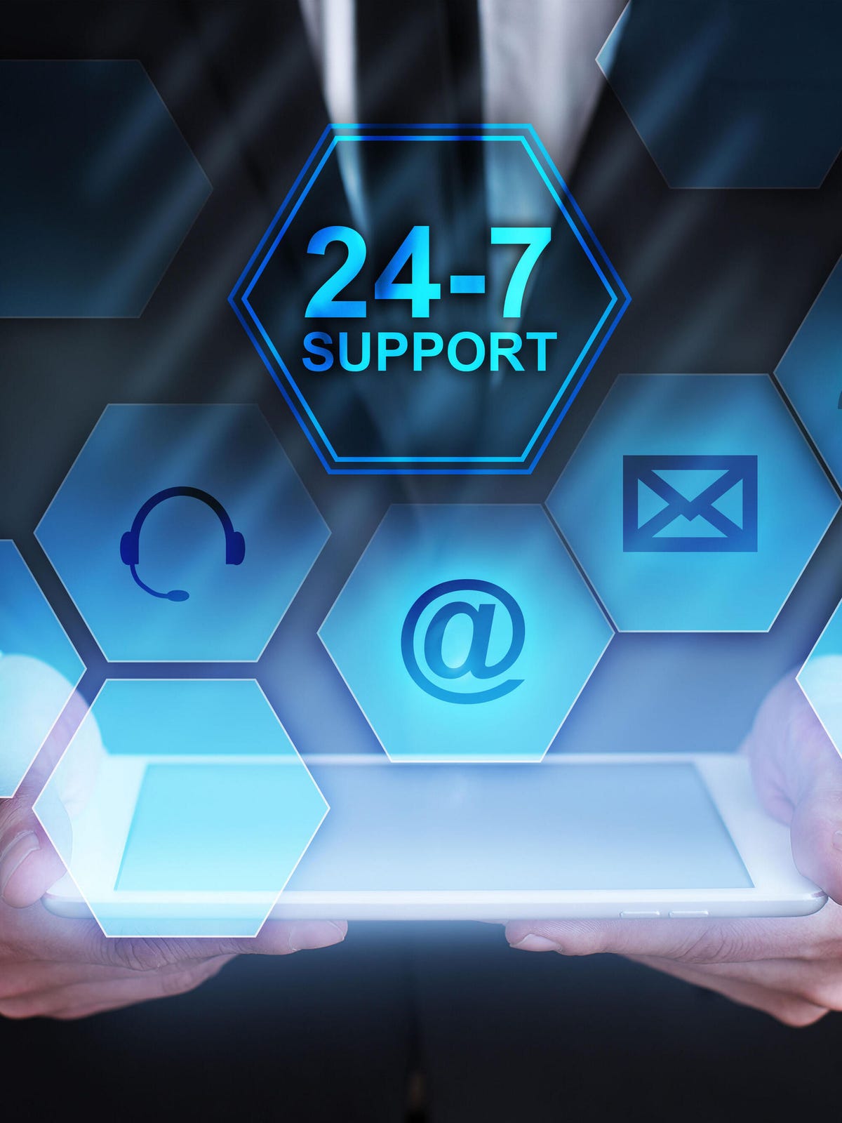 Hands tablet 24/7 support