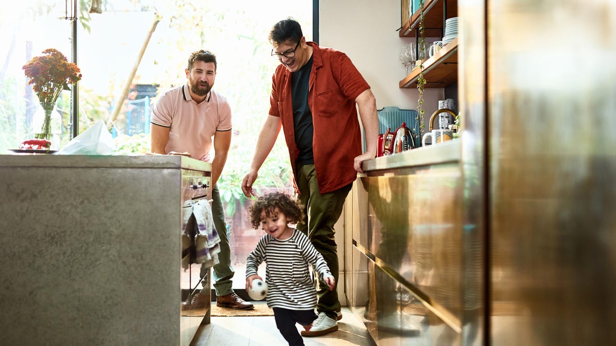 family-having-fun-in-the-kitchen family-having-fun-in-the-kitchen