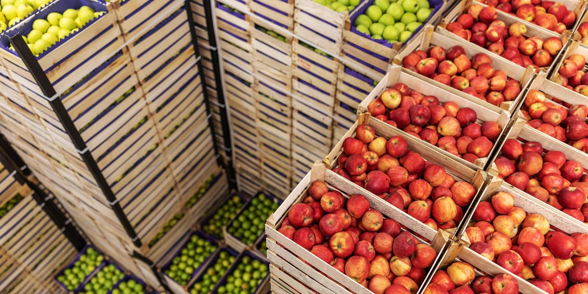 Apples and pears in crates cold chain