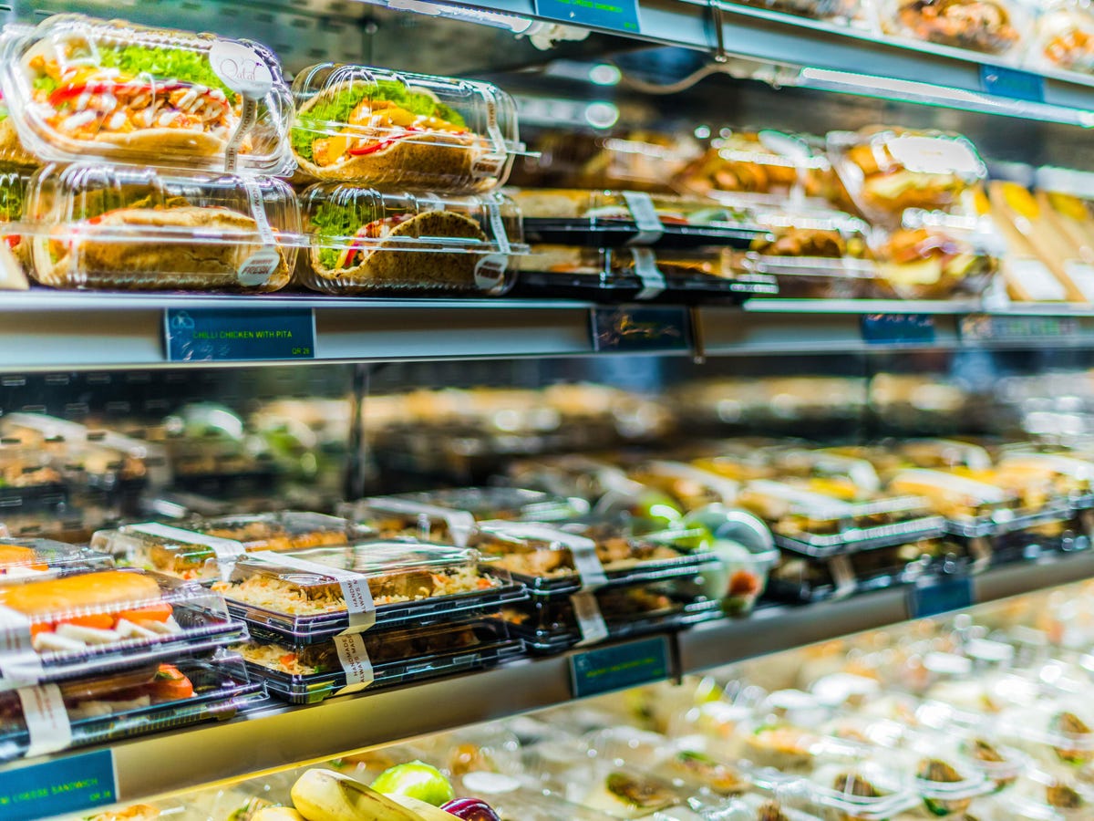 Reach-in refrigerated case sandwich Reach-in refrigerated case sandwich
